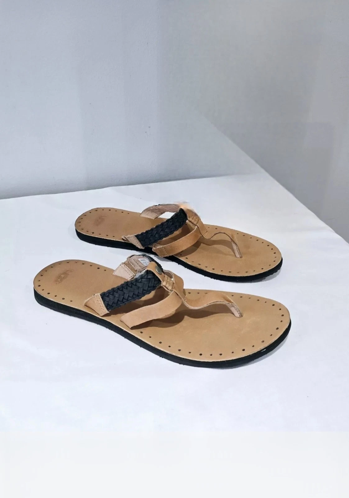 NUOVI sandali con cinturino Ugg donna Audra in pelle marrone misura 12