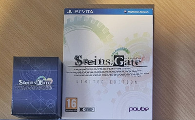 PS Vita Steins Gate - Limited Edition Spiel mit Artbook, Metall Upa, Manschettenknöpfe