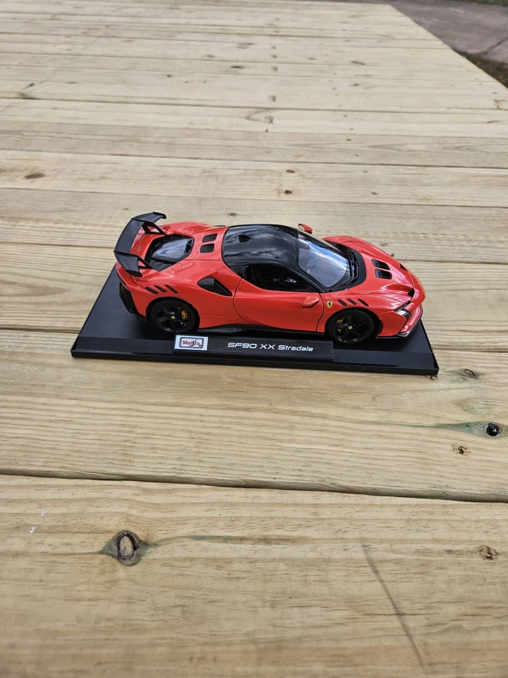 MAISTO 1: 18 SF90 XX STRADALE 特别版 红色 — 第 3/4 张图片