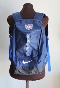 nike compact backpack