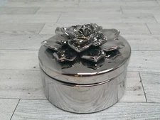 Trinket Dish Ceramic Sculpted Flower Lid Round Silver 4"