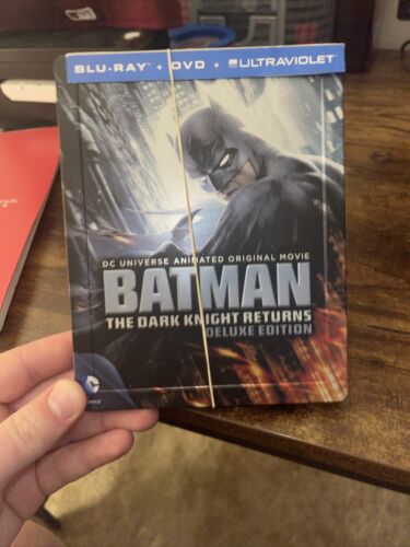 Batman the Dark Knight Returns Deluxe Edition Steelbook BLU-RAY RARE + Cards OOP - Afbeelding 1 van 10