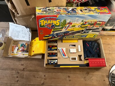 Tomy Trains 1988 Your Town Train Set, Dark Blue Rail boxed train working