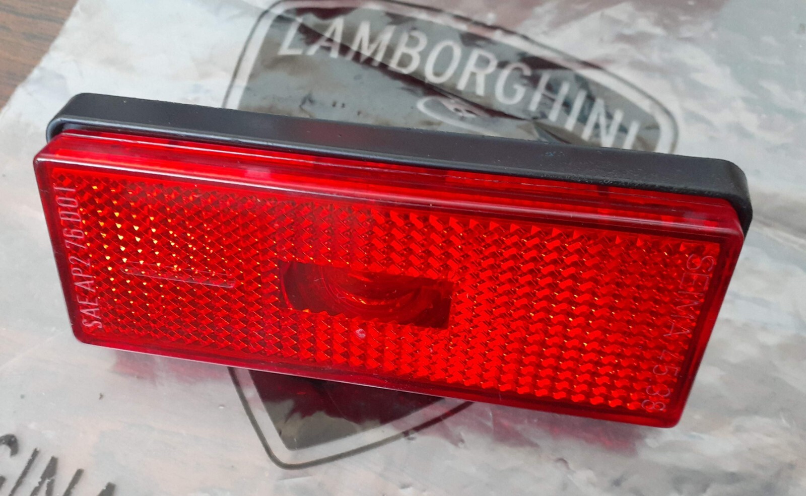 80-90 LAMBORGHINI COUNTACH JALPA LM002  US NEW rear SIDE MARKER LIGHT  006331782