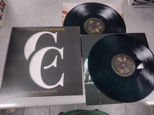 a day to remember Common Courtesy Green Black Marble vinyl 1st RARE Gatefold  - Afbeelding 1 van 9