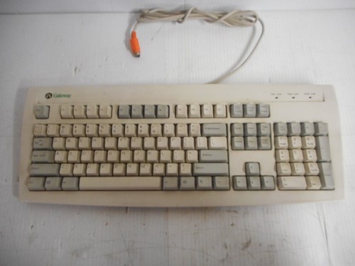 Gateway Vintage PS2 White Keyboard Model 7001049 - Picture 2 of 7