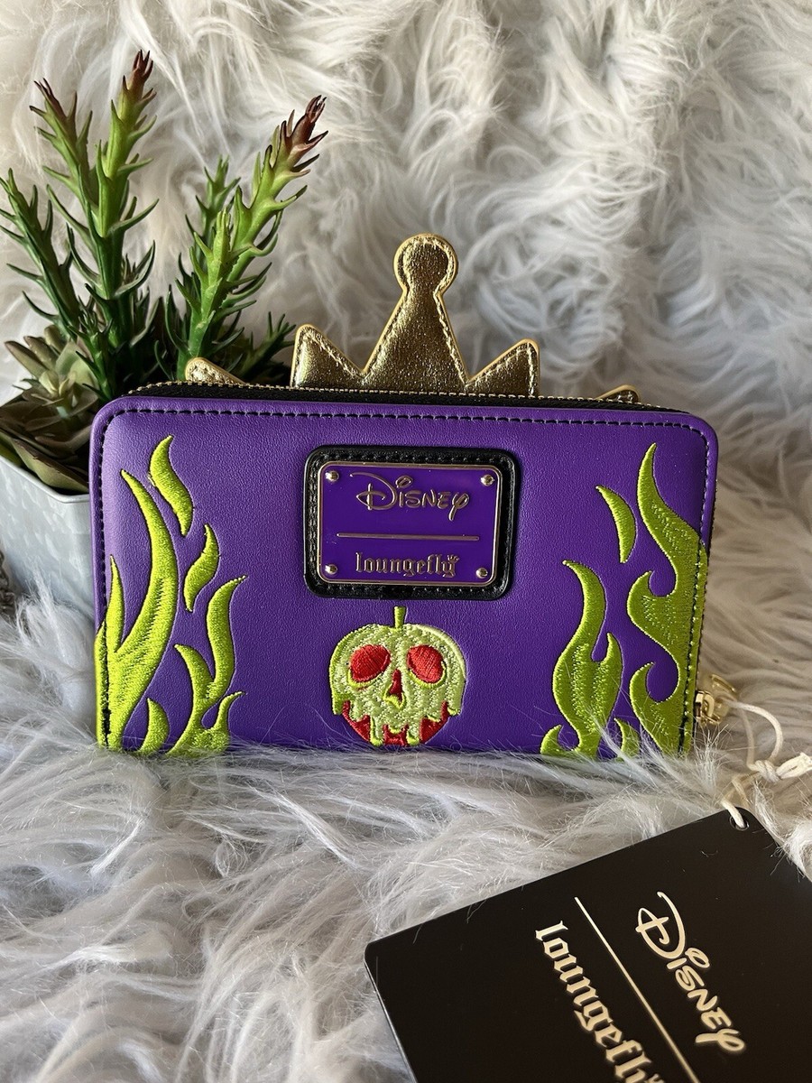 Disney Loungefly Snow White Evil Queen Sequin Cosplay Zip  display picture 2