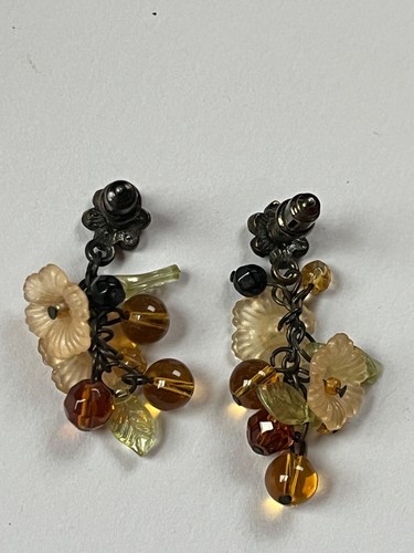 Iridescent Tiny Gold Rhinestone Flower w Plastic Leaves & Beads Dangle Post Earr - Picture 4 of 7