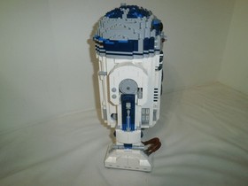 LEGO Star Wars #10225 R2-D2 UCS 100% Complete w/Instructions , Sticker & Minifig