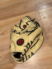 Wilson A500 Boys/Girls 11  Baseball/Softball Glove Right Throw A05RB1611