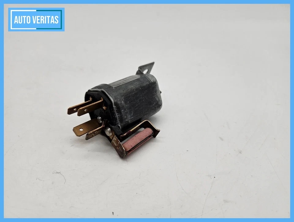 original Bosch Relay 12 Volt classic car 0332009001 - Image 2 of 4