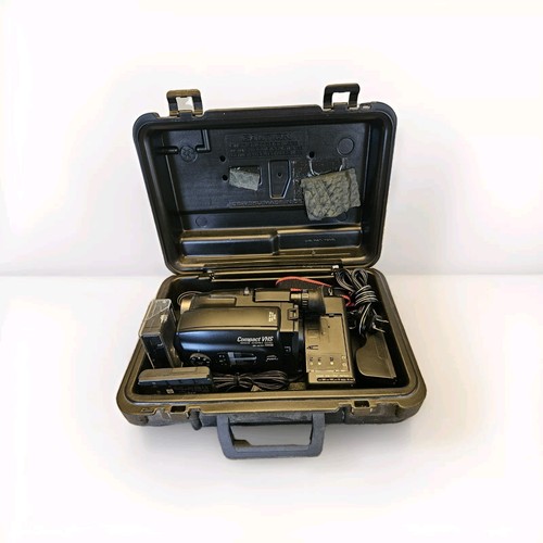 JVC GR-AX350 Compact VHS VHSC VHS Camcorder Bundle 2 Batteries Charger Hard Case