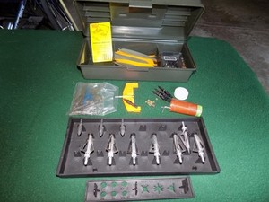 MTM B1 BROADHEAD ACCESSORY BOX WITH 15 Plus  BROADHEADS and MORE Fast Ship