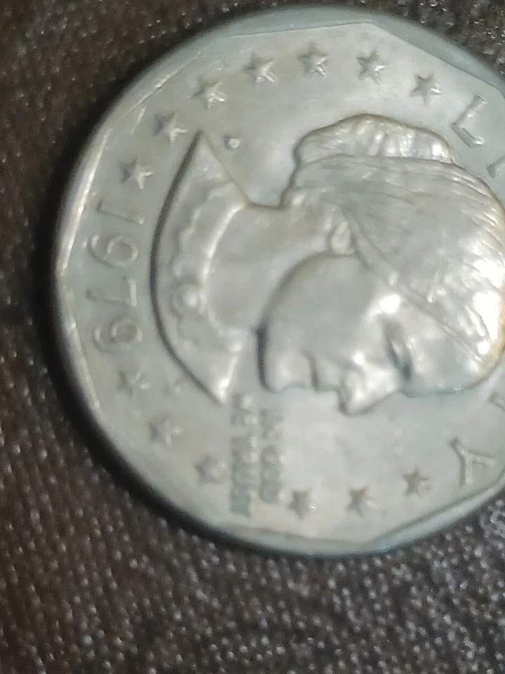 RARE ERROR 1979 D SUSAN B. ANTHONY DOLLAR COIN, DOUBLE DIE AND WIDE RIM BY DATE - Image 3 of 4