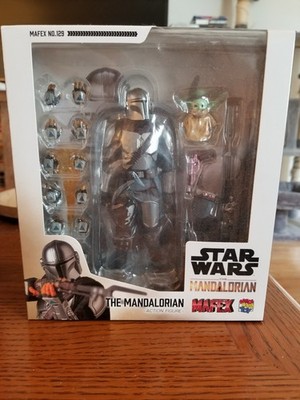 Mafex No. 129 Star Wars The  Mandalorian Din Jarin Beskar Armor Grogu New READ 