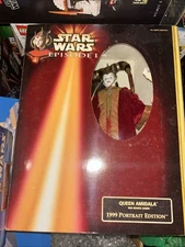 Star Wars Episode 1 - Queen Amidala Red Senate Gown 1999 Portrait Edition New
