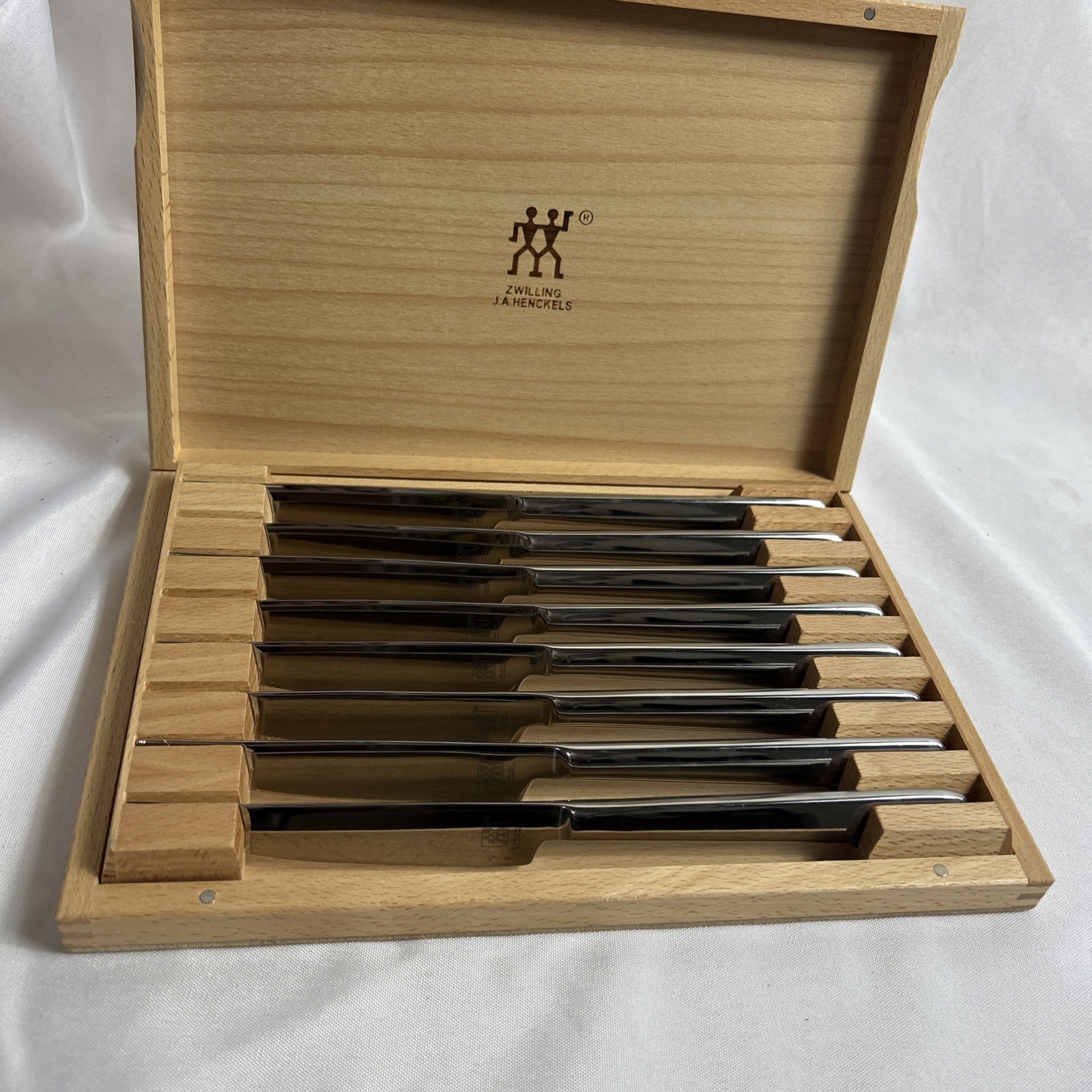 Zwilling J.A. Henckels Silver Stainless Steel 8 Piece Steak Knife Set