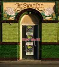PHOTO  ENTRANCE FORMER THE SWAN INN POOLE UNVERIFIED SOURCES SUGGEST THAT THIS B