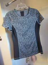 NWOT women's short sleeved active wear top Vogo Athletics Size M black/gray