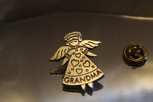 Vtg AVON Grandma Angel With Wings Lapel Stick Pin Silver Tone Hearts Signed - Picture 2 of 7