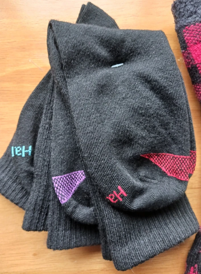 Nuevo sin etiquetas Lote de 4 pares de calcetines para mujer Eddie Bauer antideslizantes a cuadros + Hanes ligeros 5-9 Foto 3 de 4