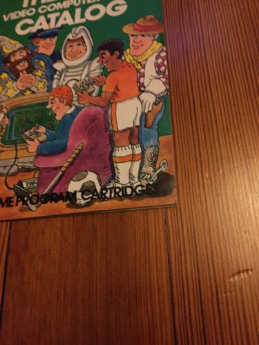 2 Atari 43 Video Game Cartridge Computer System Catalog Booklet 1981 Green+Red - Picture 8 of 10
