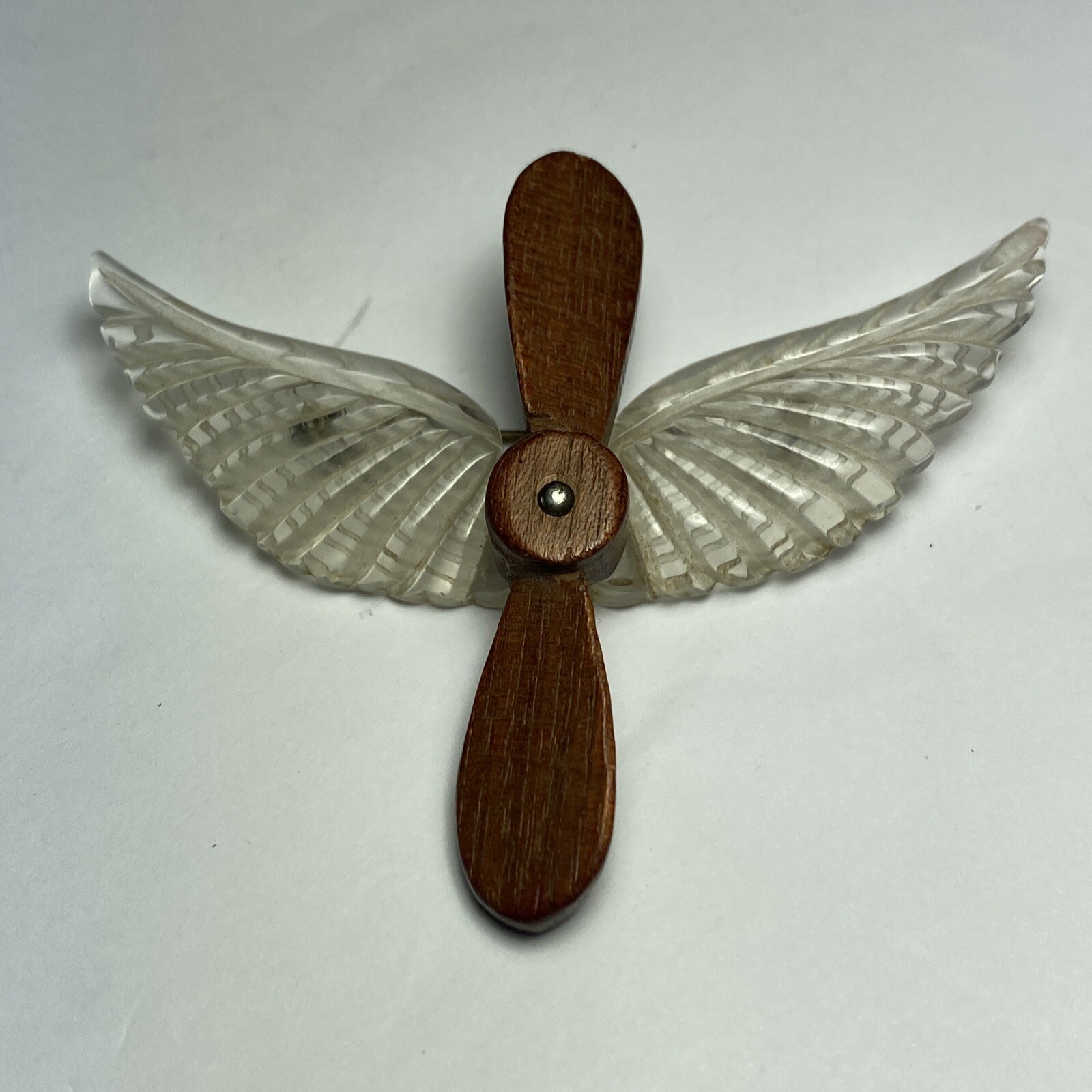 VINTAGE SPINNING PROPELLER WINGS WAR SWEETHEART CARVE… Gem