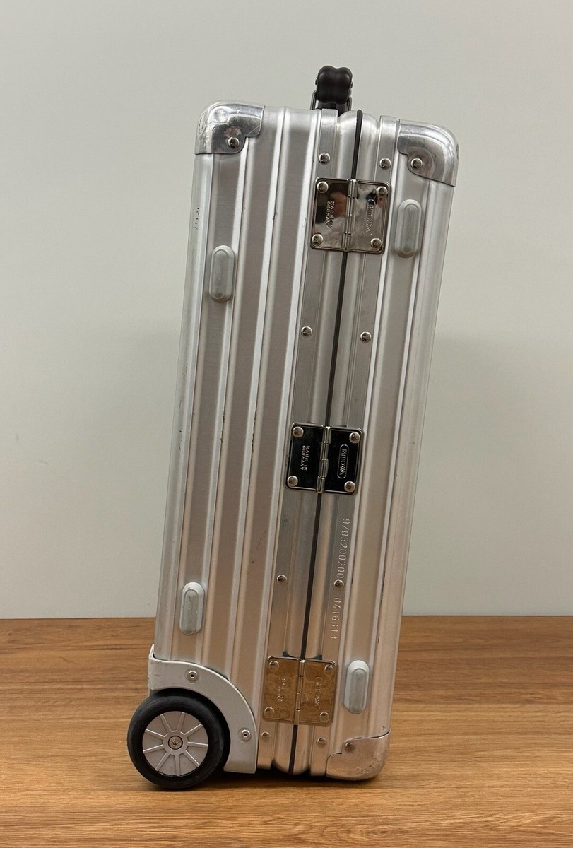 Rimowa Classic Flight Cabin Trolley 35L (pre LVMH) 2 wheels Rimowa Classic Flight Cabin Trolley 35L (pre LVMH) 2 wheels