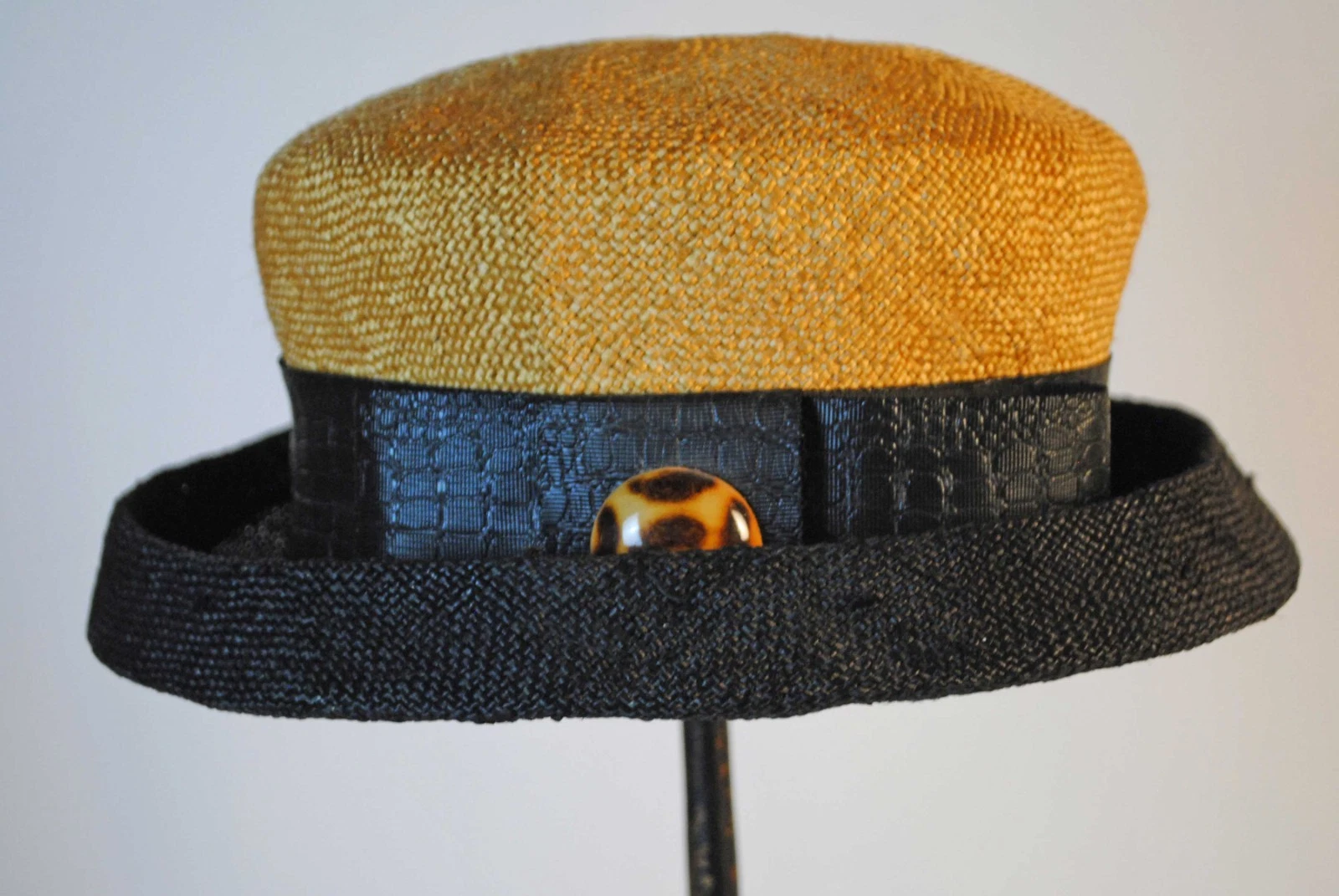 LADIES WOVEN 2 TONED STRAW HAT, HARRIET ROSEBUD OF NEW YORK