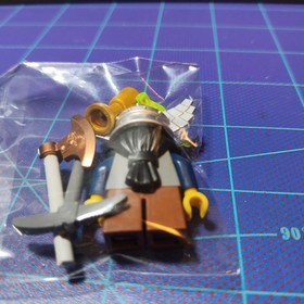 Lego Dwarf beard silver helmet Fantasy Era Castle minifigure 7036 W / Weapons