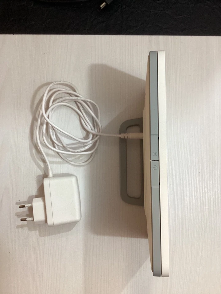 Huawei 4G+ LTE cat. 7 B535-232 300 Mbps 4 Porte Wireless Router - Bianco - Immagine 4 di 4