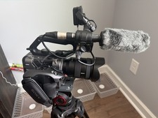 Sony FX6 Full-Frame 4K Camera with lots of accessories - Production ready 