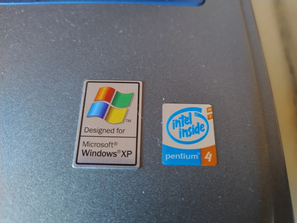 Dell Inspiron 9100 - Windows XP - Borsa originale in vera pelle - Immagine 3 di 4