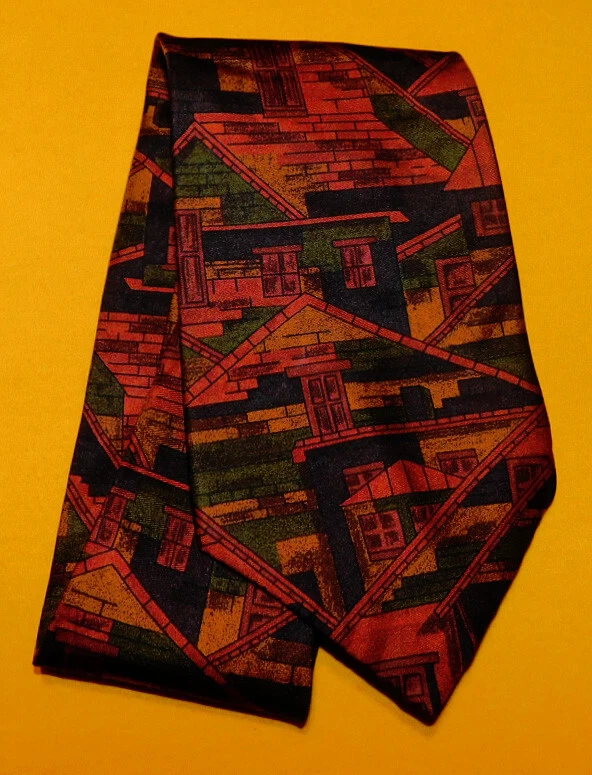 HENRY GRETHEL MADE IN U.S.A. RED/BLACK/FREEN ABSTRACT DESIGN TIE - TIES. - Image 2 of 3