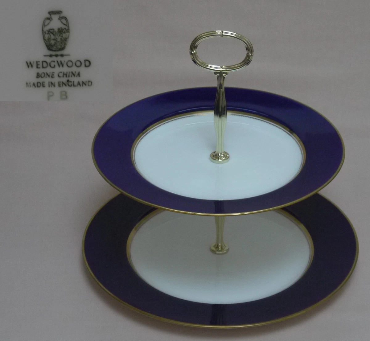 Wedgwood top cake stand