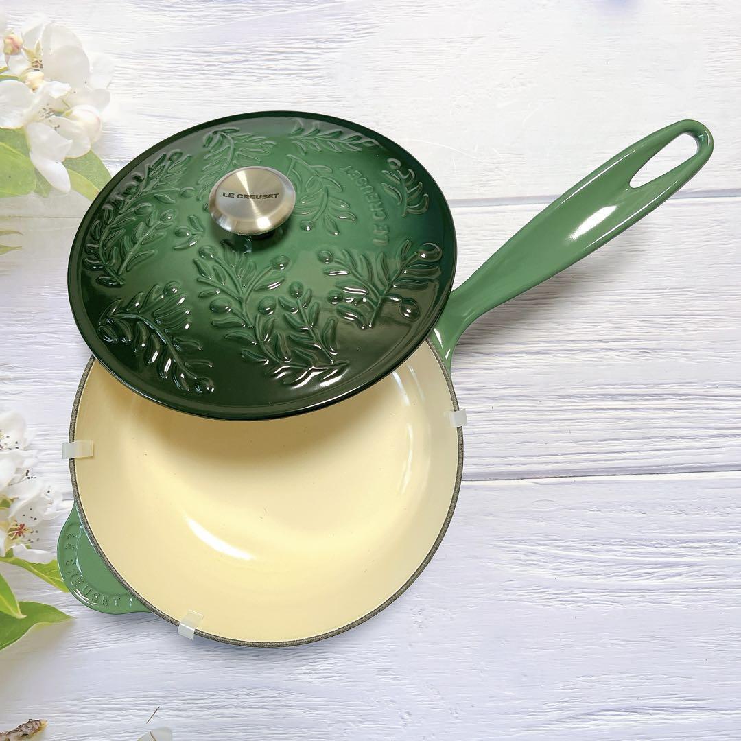 Le Creuset Saucier artichoke Green olive branch relief one-handed