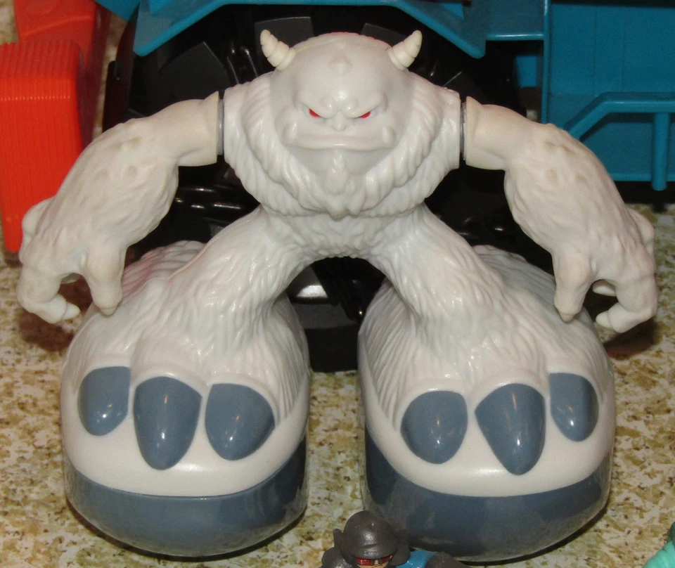 Matchbox Mega Rig Adventure Snow Monster Arctic Yeti Snowman Truck - Image 3 of 4