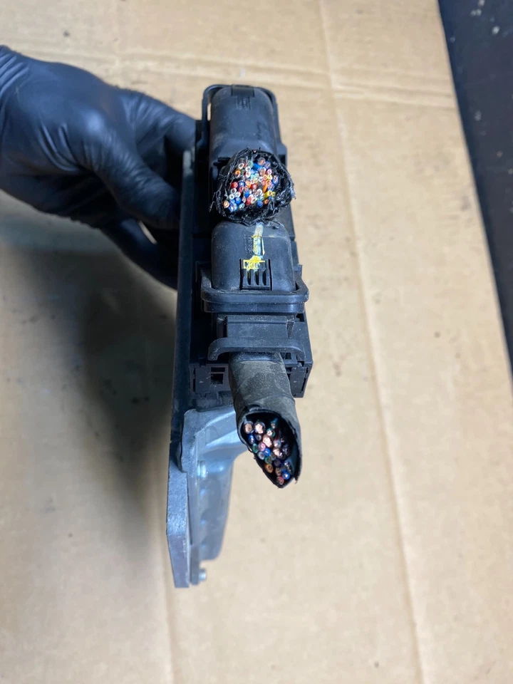 Nissan Armada 2013 unidad de control del motor 5,6 L módulo ECM ECU R4472 DG Foto 3 de 4