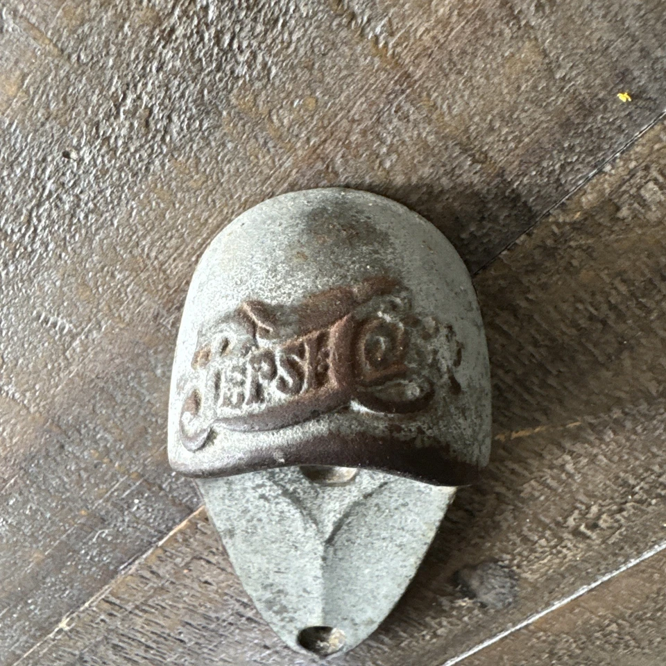 DE COLECCIÓN Y RARO ABRIDOR DE BOTELLAS PEPSI DOBLE PUNTO LÁGRIMA CAÍDA AÑOS 30 POR VAUGHAN MFG. Foto 2 de 3