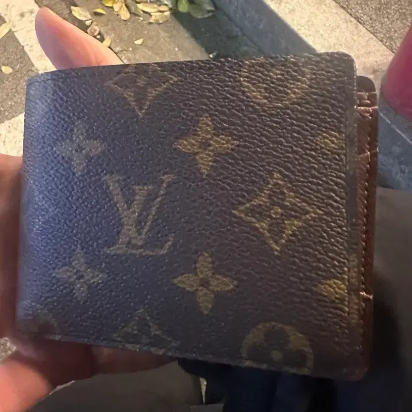 Louis Vuitton Multi-Functional Wallet - Excellent… - image 5