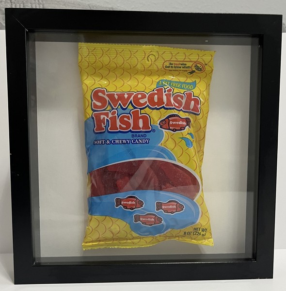 IKEA RIBBA Marco de Caja de Sombras Negro Exhibición 9x9 con Arte Sueco de Caramelo de Pescado
