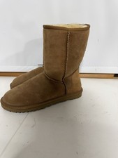 UGG Australia Women Classic Short Suede Never Worn CHESTNUT Boots SZ 6W SN 5825