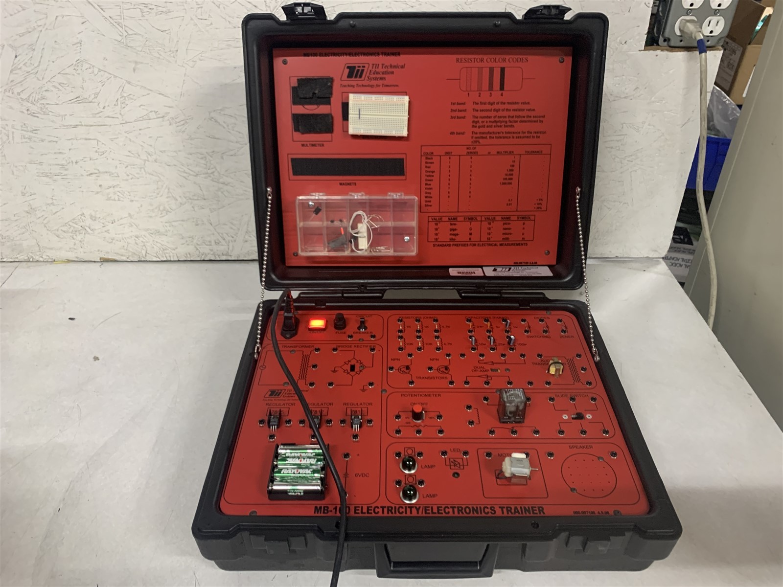 MB100 ELECTRICITY ELECTRONICS TRAINER TII TECHNICAL EDUCATION SYSTEM