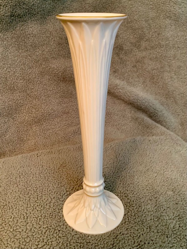 Lenox 24K Gold Trim Ivory-Colored Bud Vase