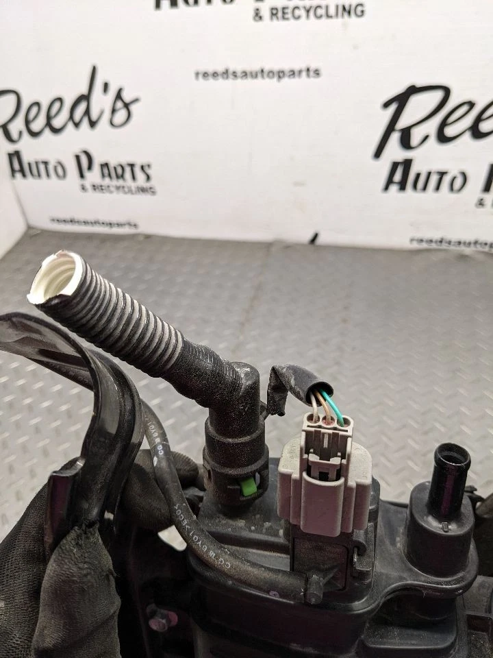 Bote de vapor de combustible Mazda MX-5 Miata Evap PEES-13-962 OEM 1169412 Foto 3 de 4