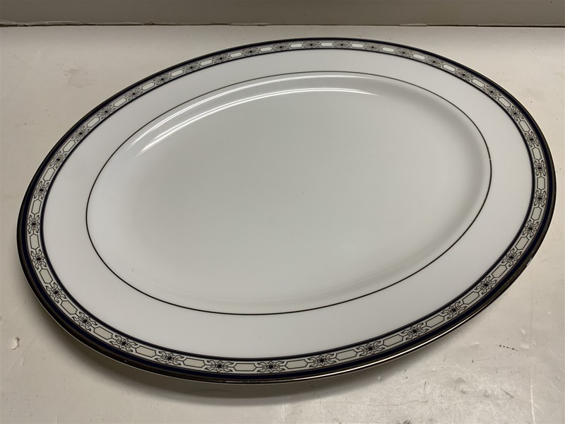LG 14 X 11 Gorham Newport Palace Platter
