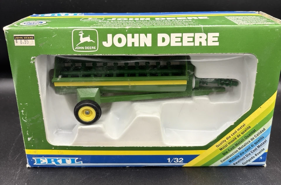 John Deere Ertl 1989 esparcidor lateral fundido a presión con batidores giratorios 1/32 lote de 2 Foto 2 de 4