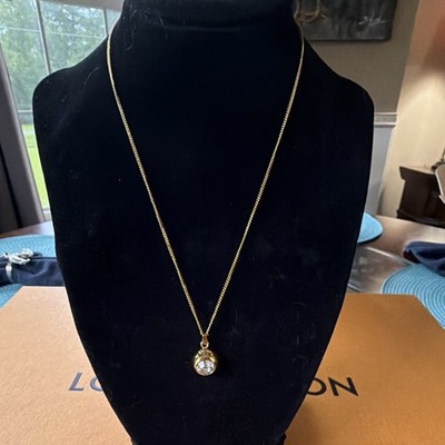 Celine Signed Made in Italy Gold Tone Crystal Bezel Round Pendant Necklace