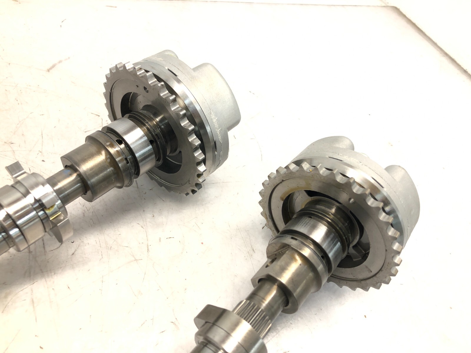 2014-2018 BENTLEY FLYING SPUR 4.0L V8 RIGHT PASS CYLINDER HEAD CAMSHAFT SET OEM.