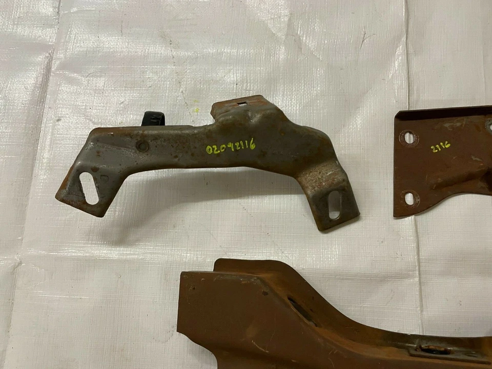 Soporte de pedal de freno automático Mopar Plymouth Duster 1970-1972 debajo del tablero soportes metálicos Foto 2 de 4